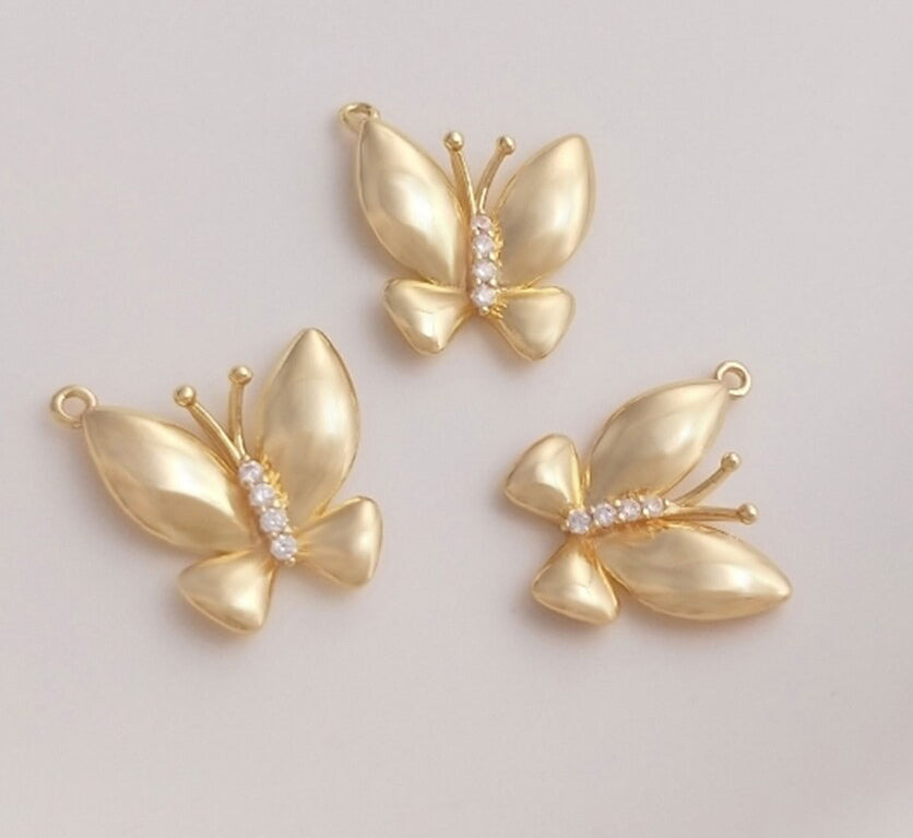 Charm necklace workshop with Milieu Market! CLOSED